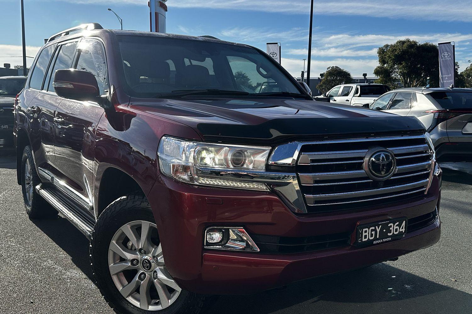 2020 Toyota Landcruiser Sahara in Red