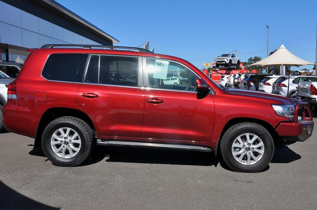 2020 Toyota Landcruiser VX in Red