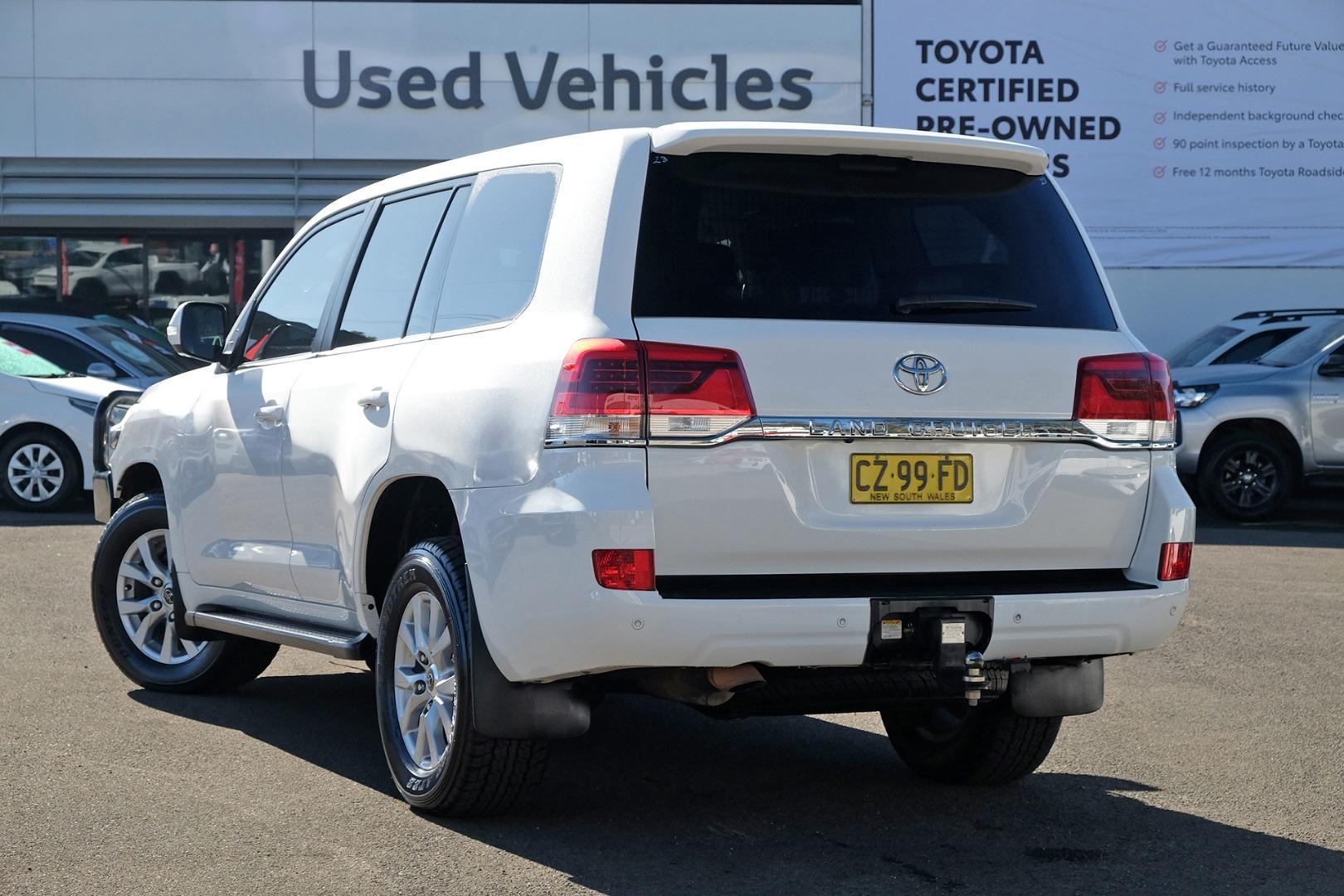 2020 Toyota Landcruiser VX in White