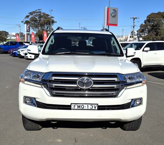 2020 Toyota Landcruiser VX in White