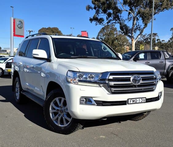 2020 Toyota Landcruiser VX in White