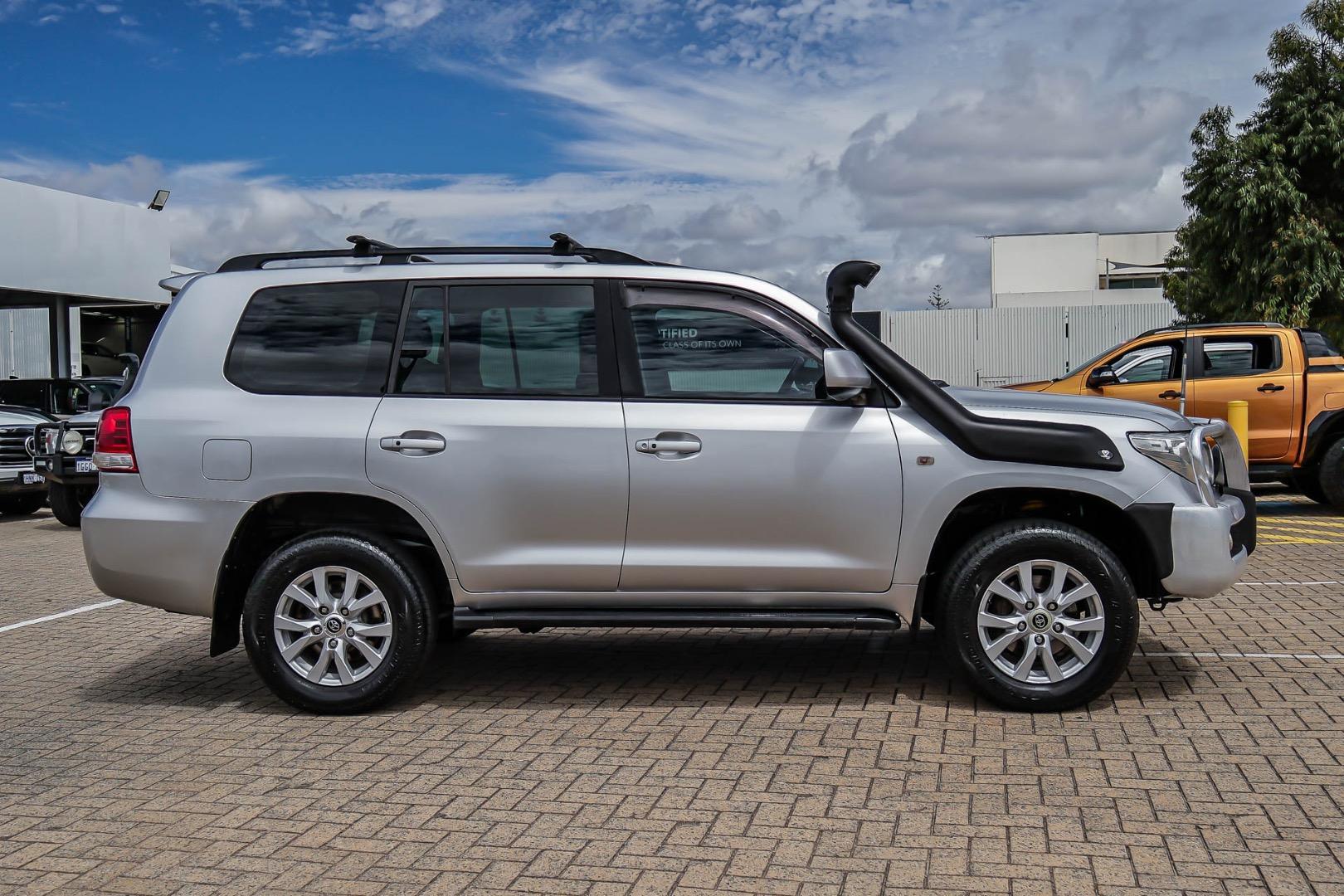 2009 Toyota Landcruiser Sahara in Silver