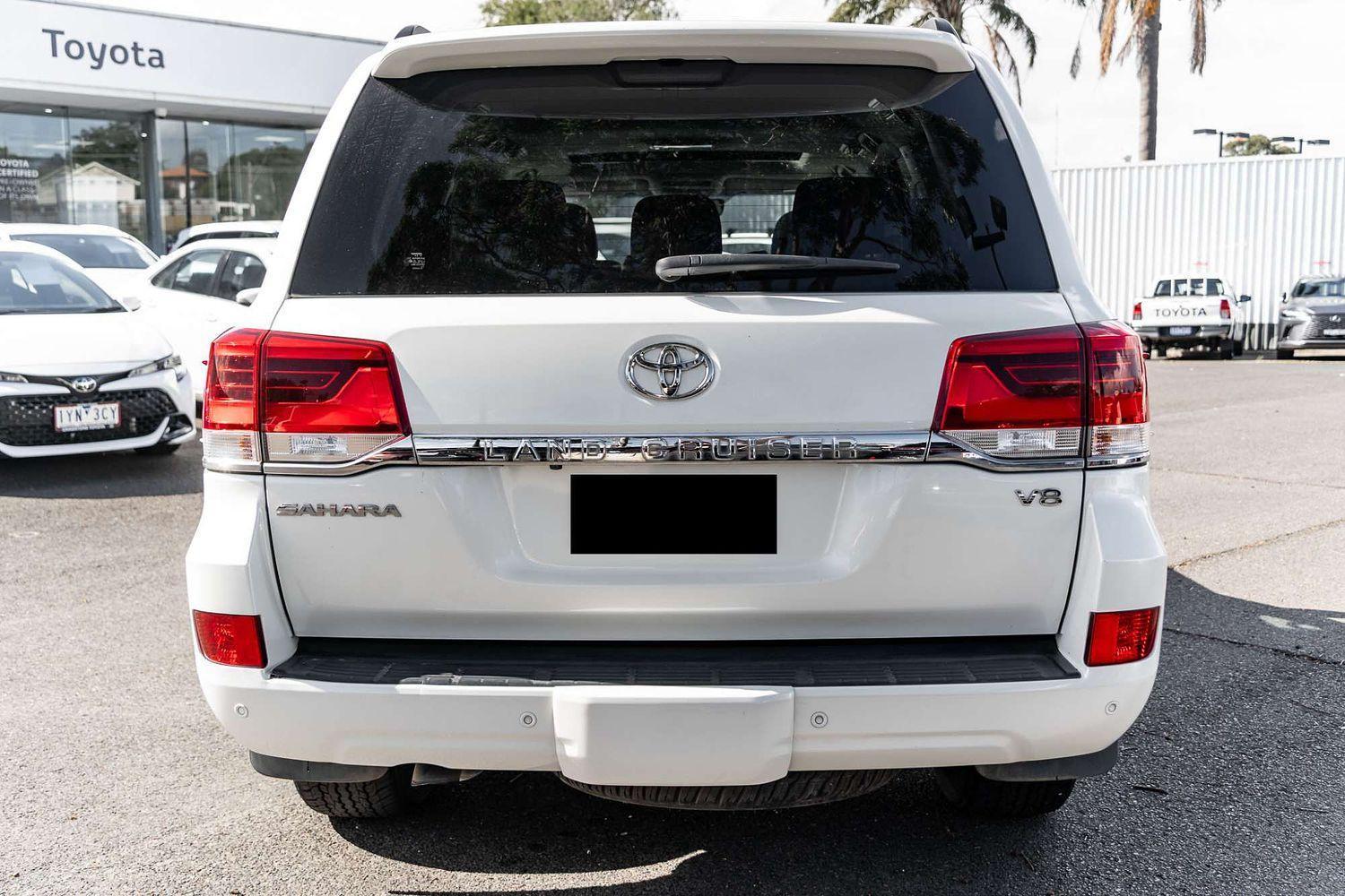 2018 Toyota Landcruiser Sahara in White