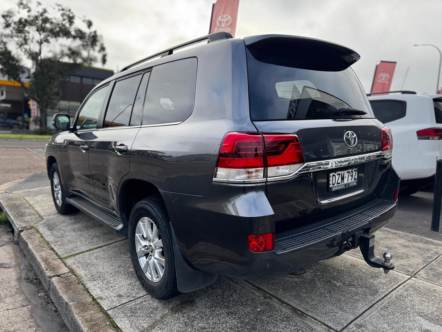 2018 Toyota Landcruiser VX in Silver