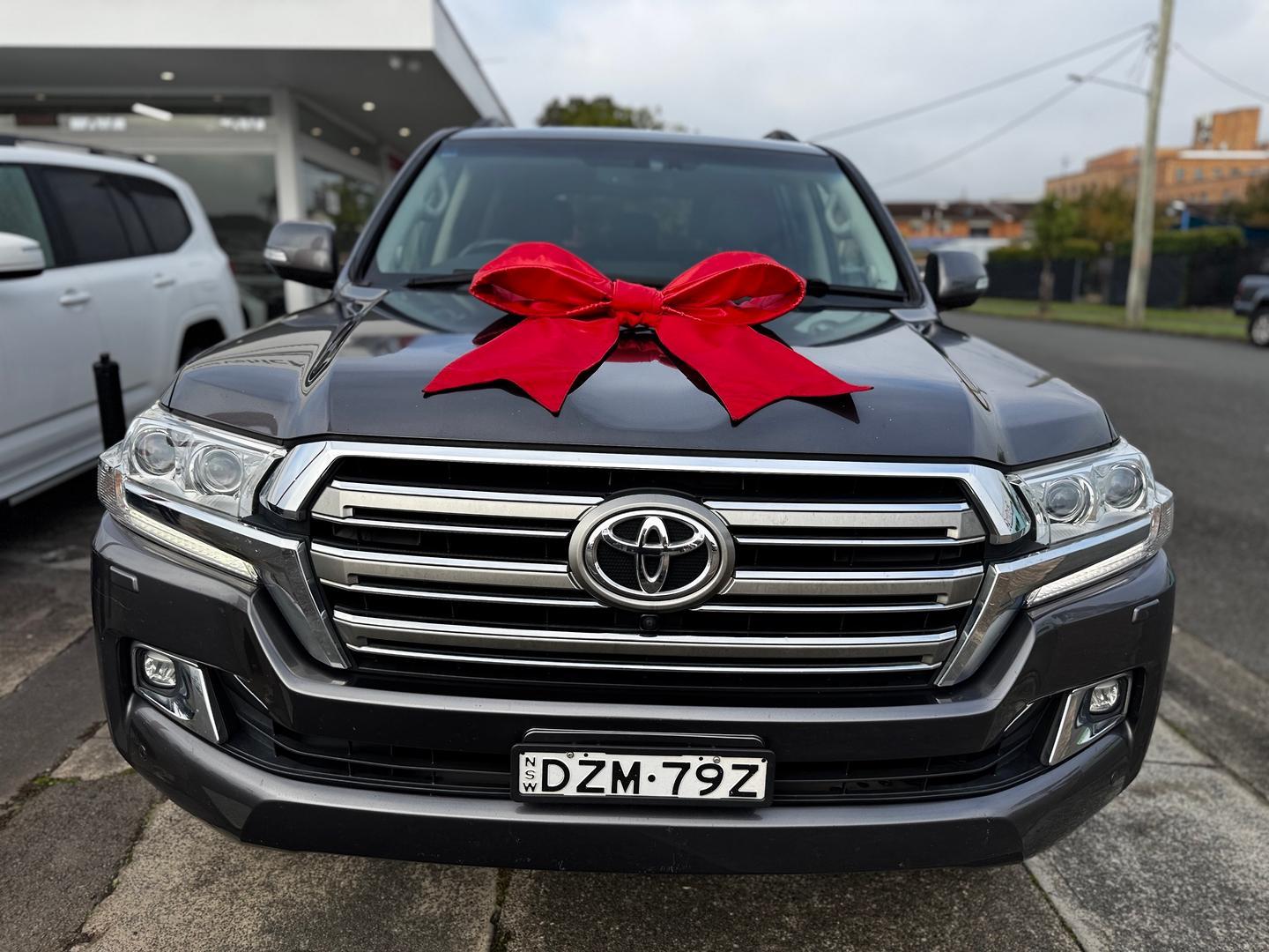 2018 Toyota Landcruiser VX in Silver