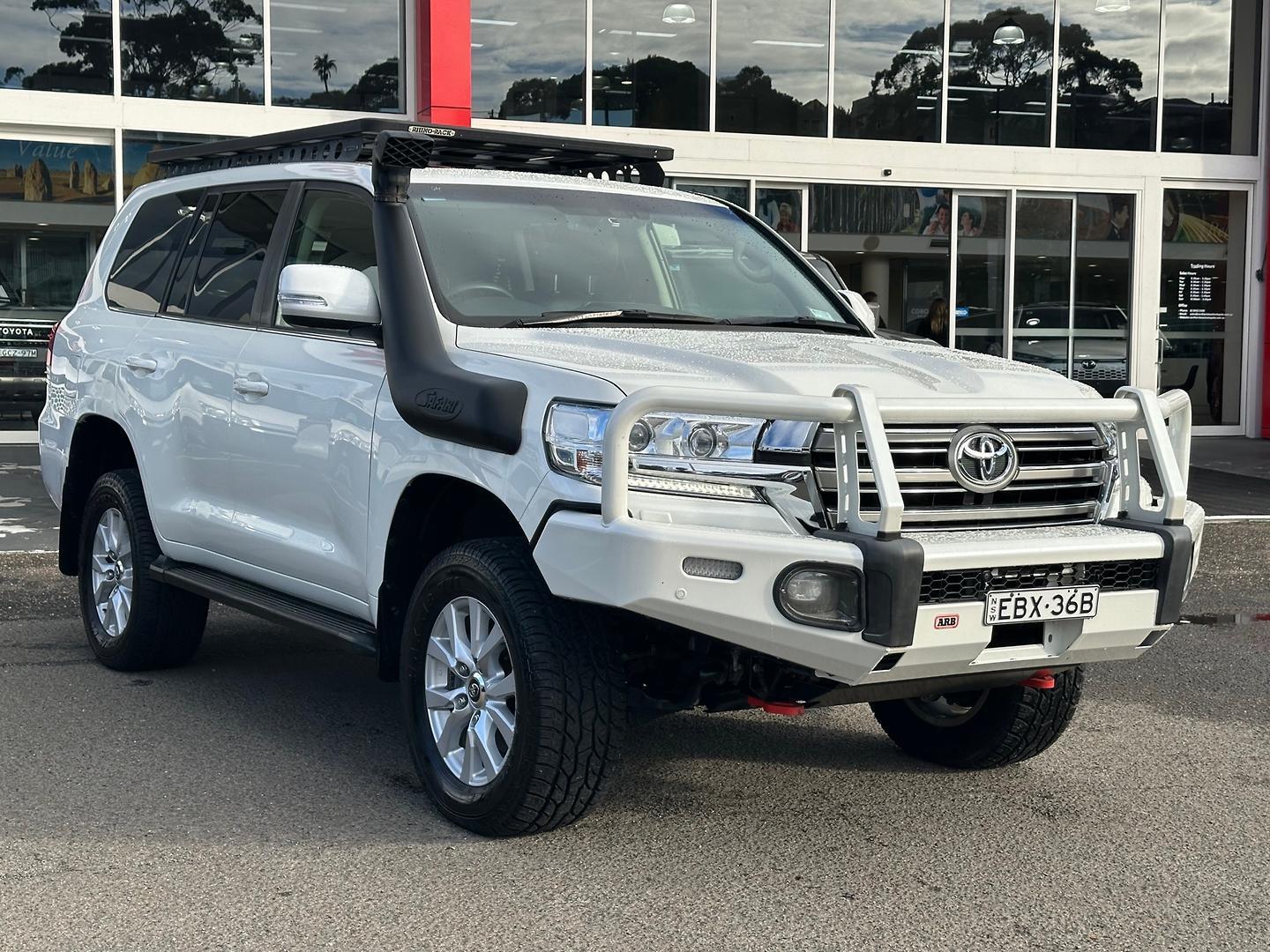 2019 Toyota Landcruiser VX in White