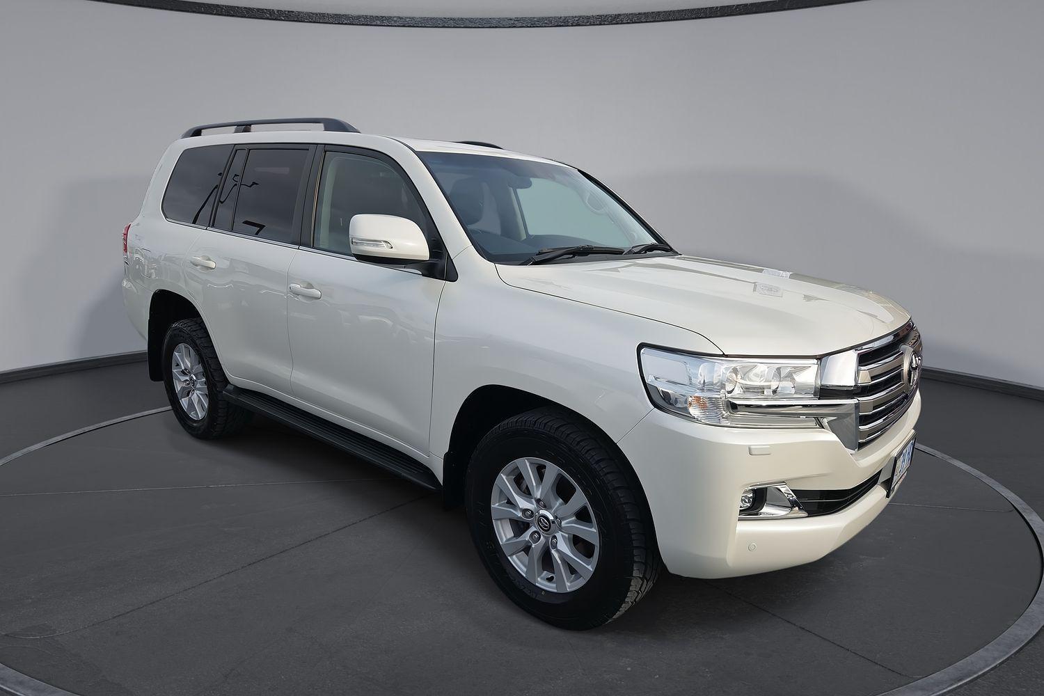 2019 Toyota Landcruiser VX in White