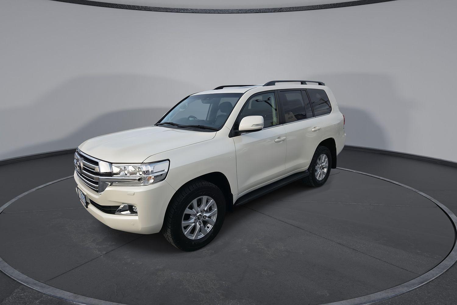 2019 Toyota Landcruiser VX in White
