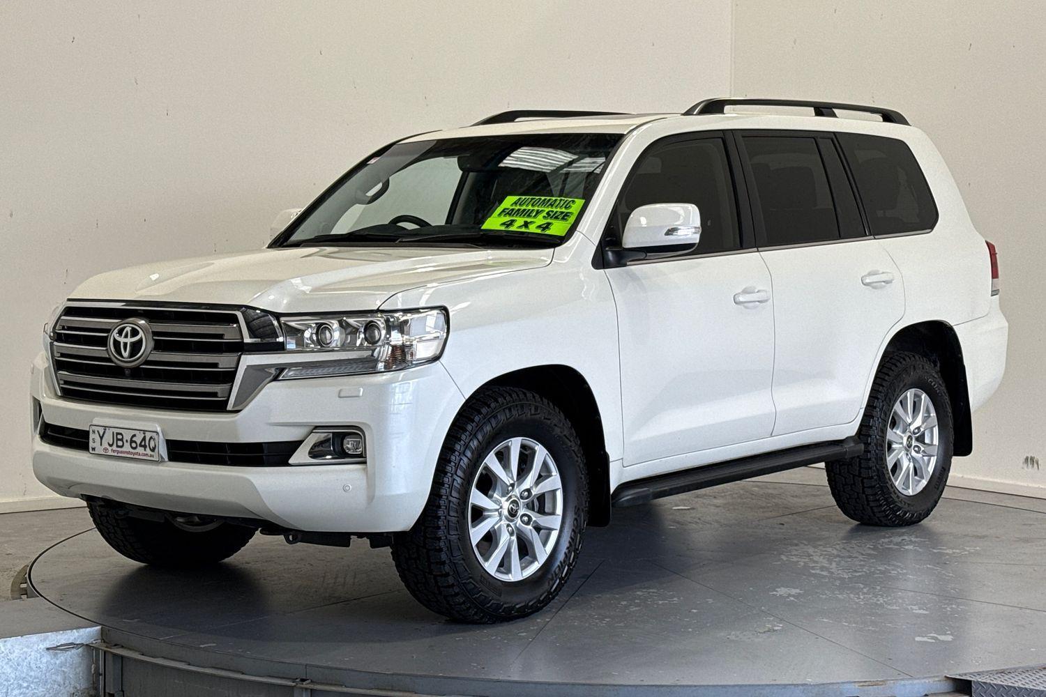 2019 Toyota Landcruiser VX in White