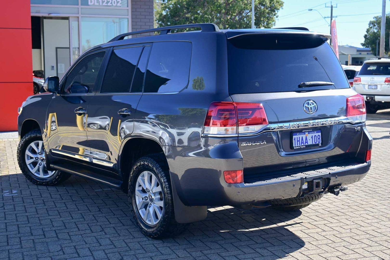 2019 Toyota Landcruiser Sahara in Silver