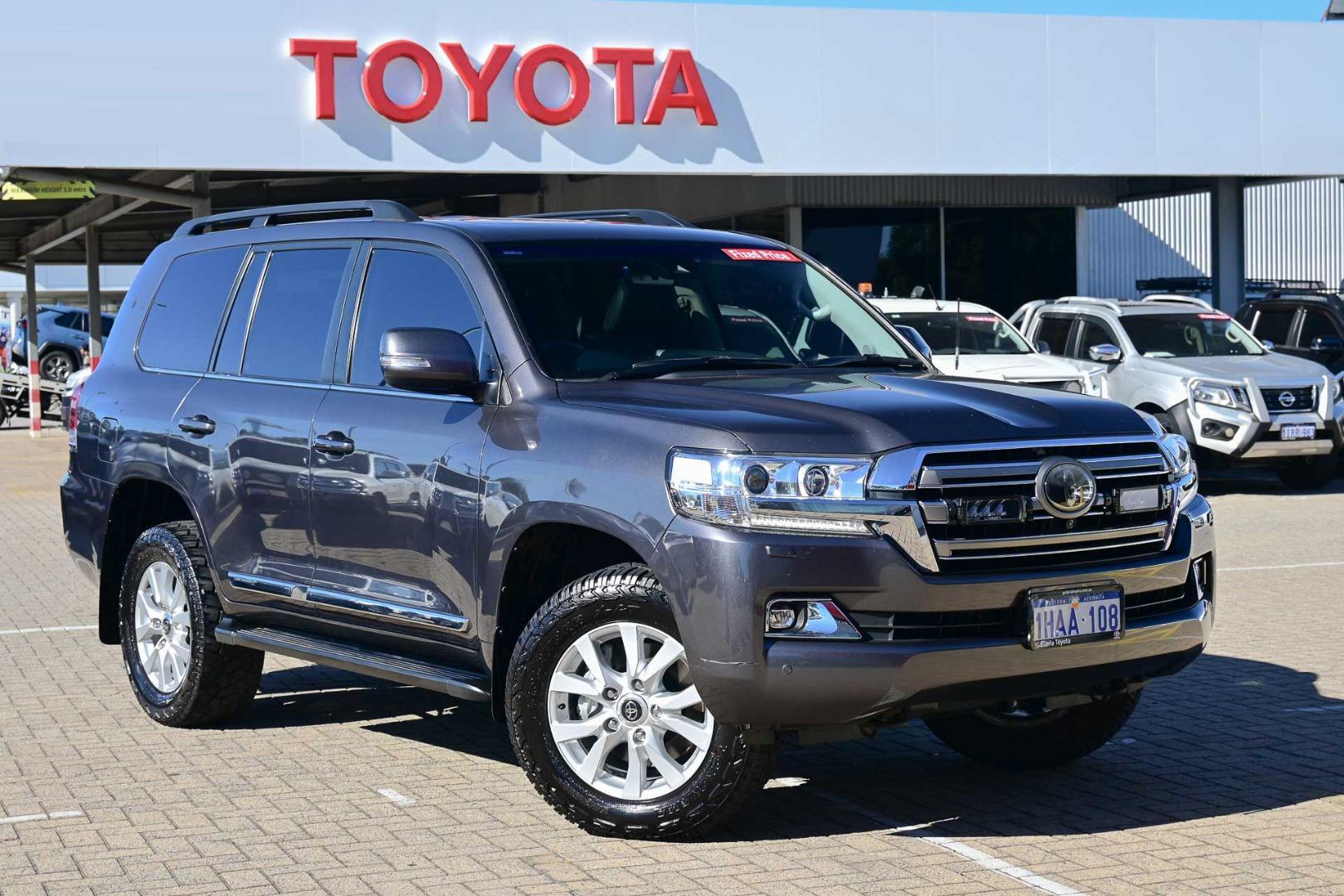 2019 Toyota Landcruiser Sahara in Silver