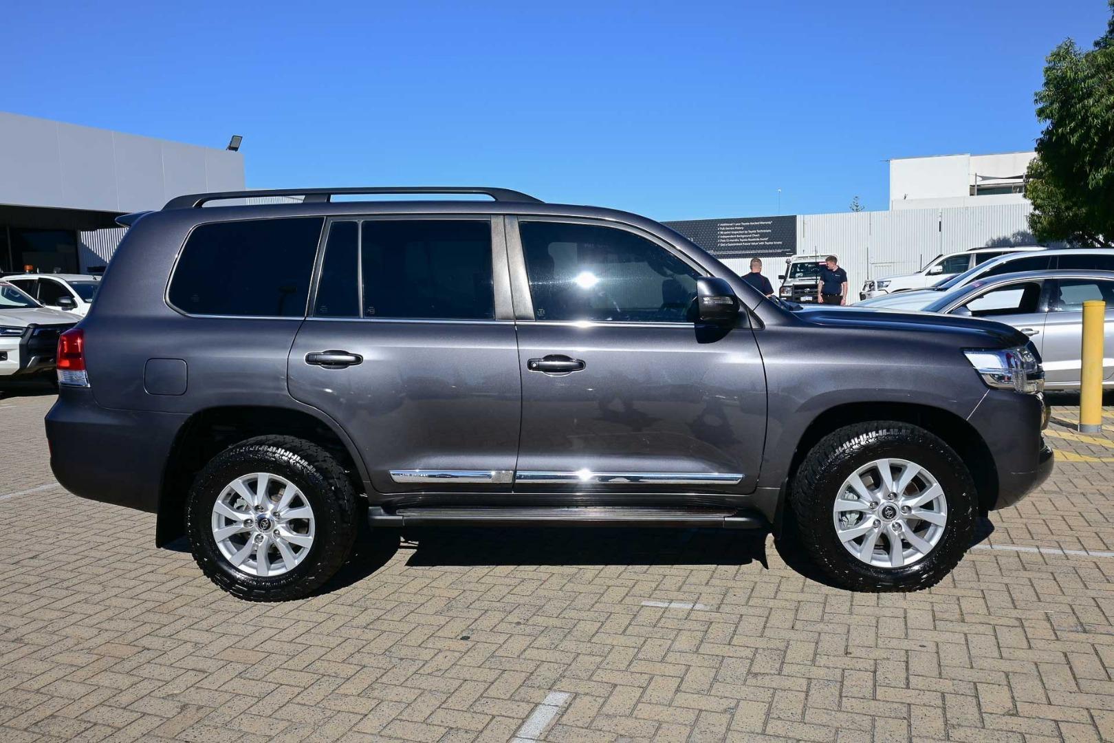 2019 Toyota Landcruiser Sahara in Silver