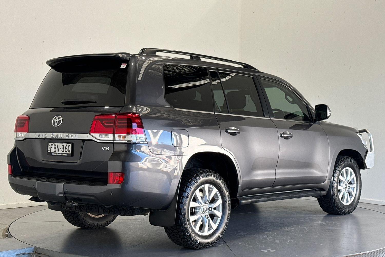 2020 Toyota Landcruiser VX in Silver