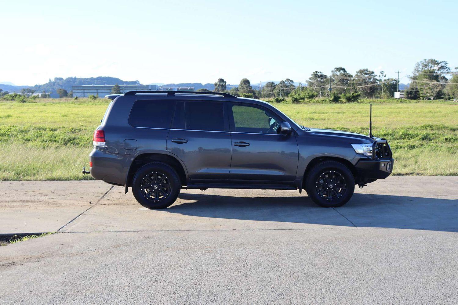 2020 Toyota Landcruiser VX in Silver