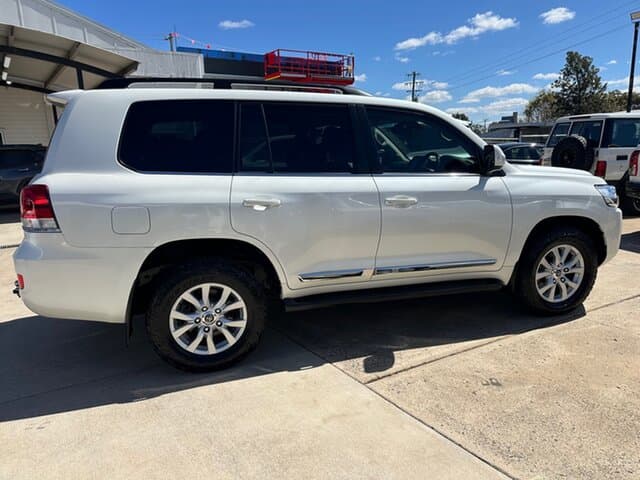 2020 Toyota Landcruiser Sahara in White