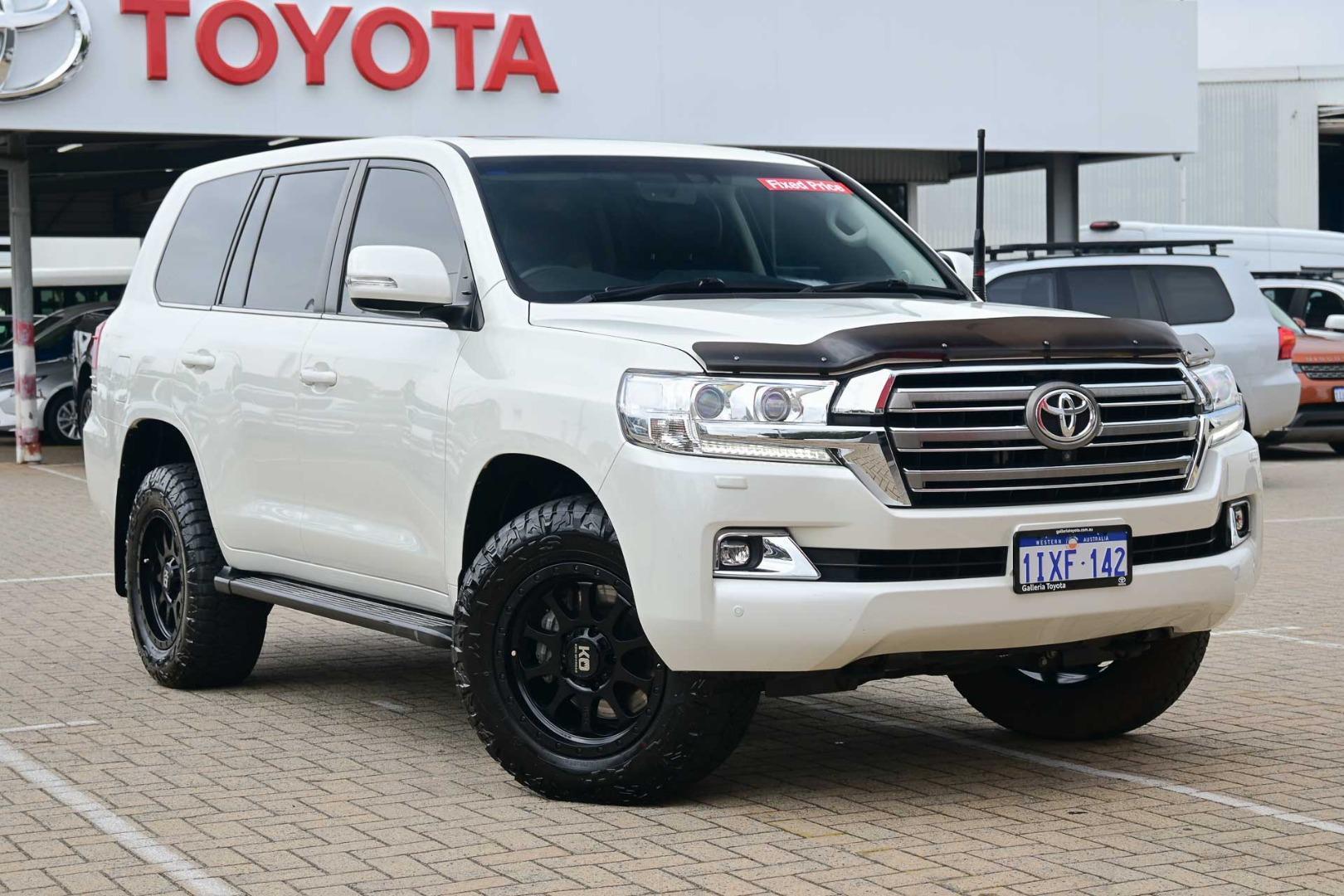 2021 Toyota Landcruiser VX in White