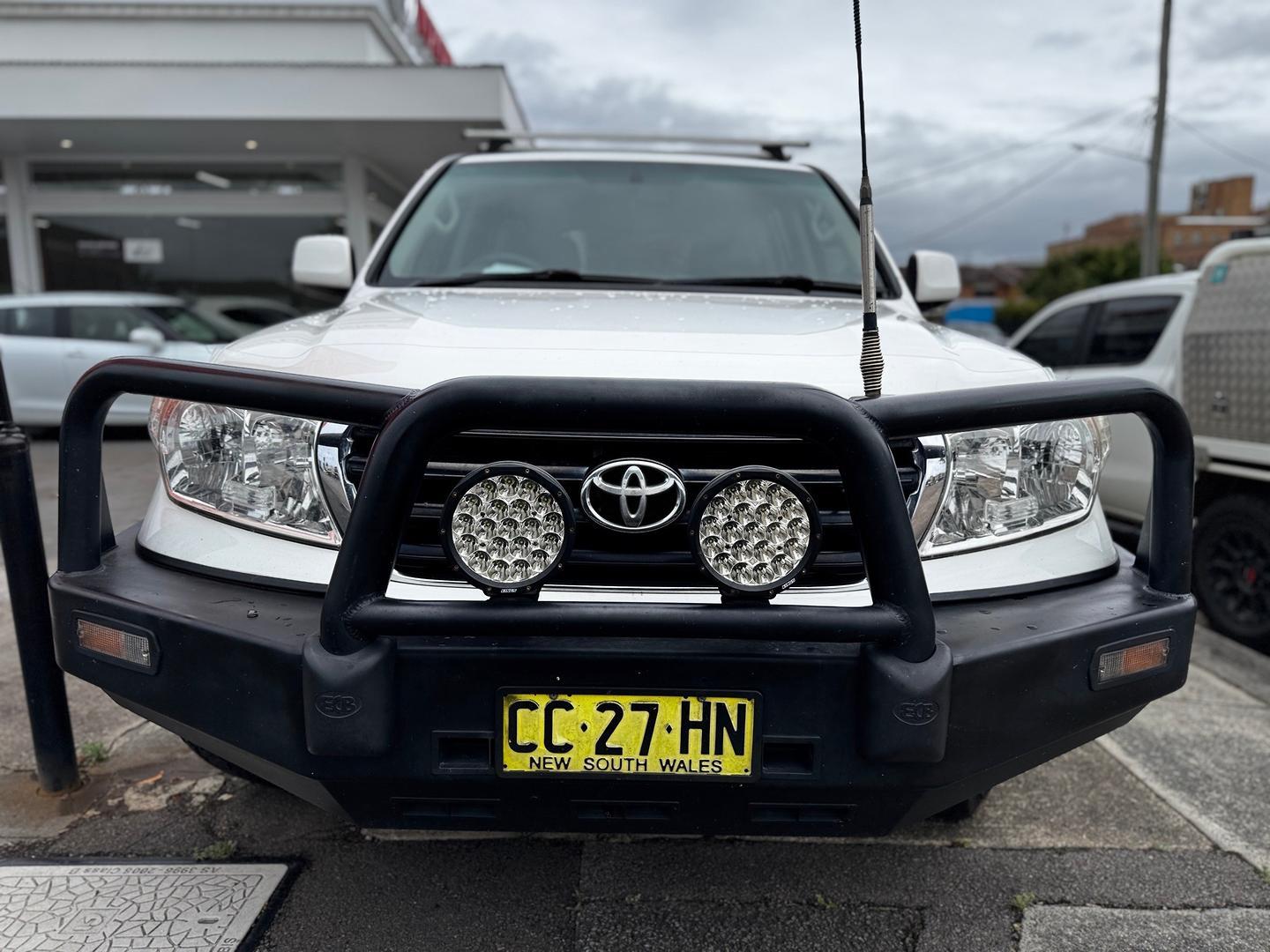 2009 Toyota Landcruiser GXL in White