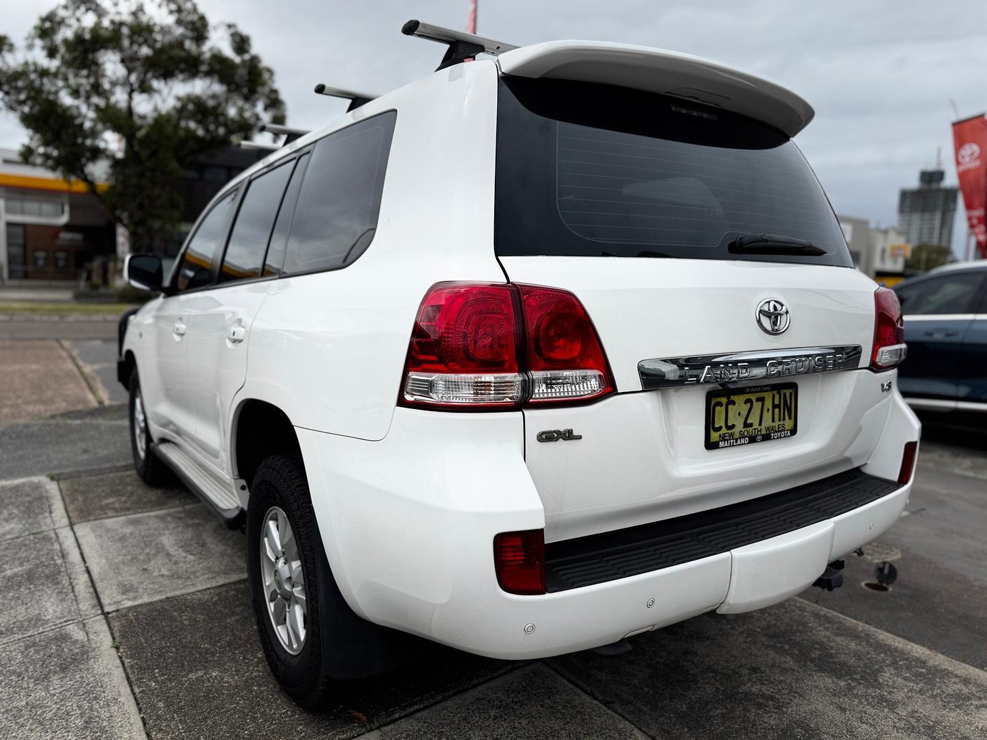 2009 Toyota Landcruiser GXL in White