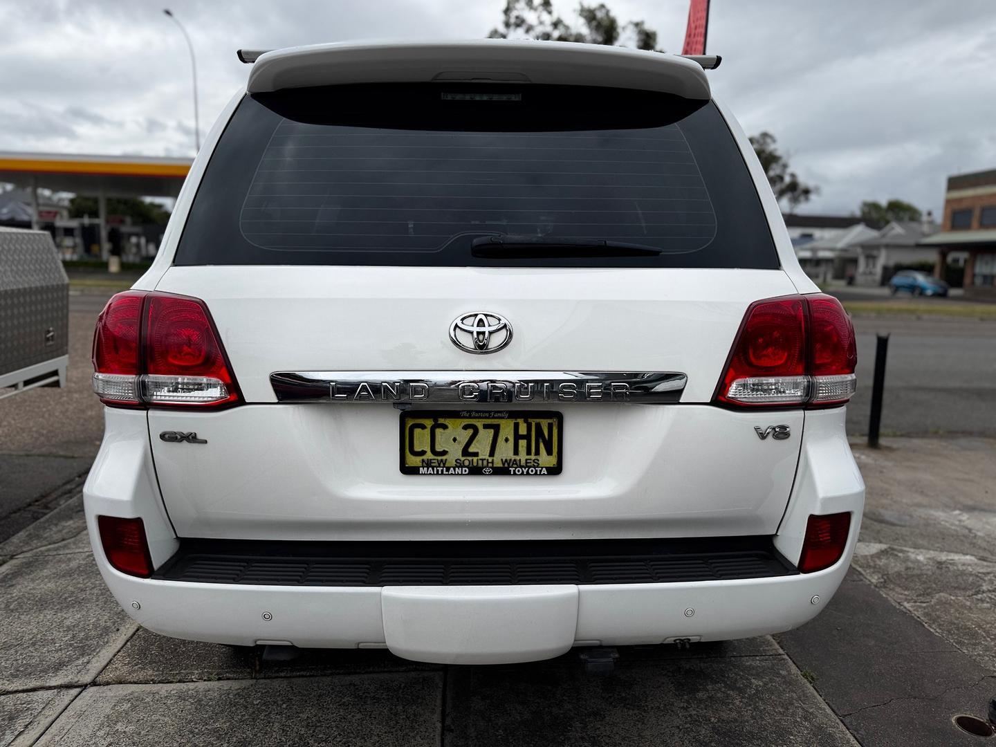 2009 Toyota Landcruiser GXL in White