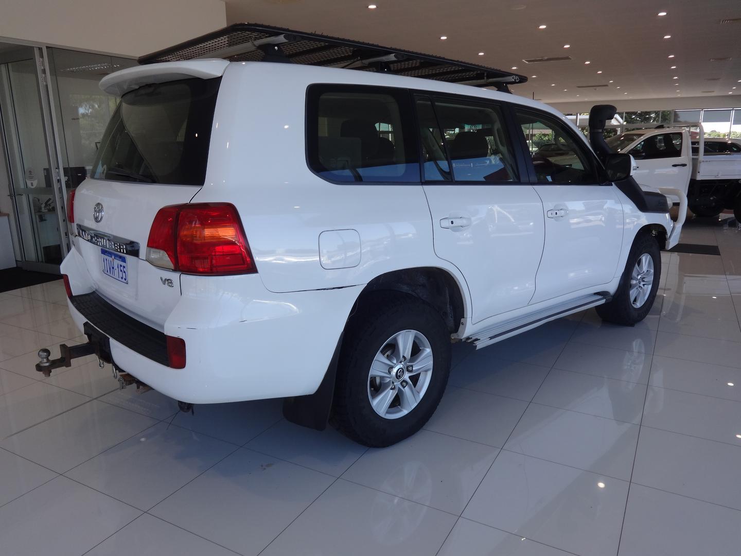 2012 Toyota Landcruiser 200 GXL in White