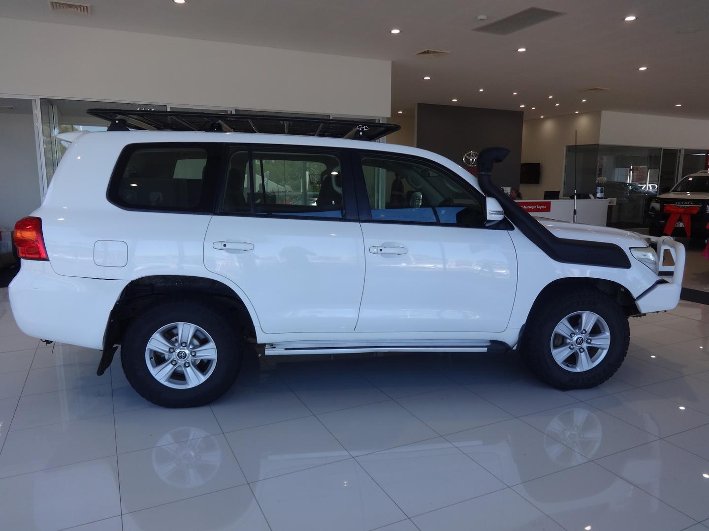 2012 Toyota Landcruiser 200 GXL in White