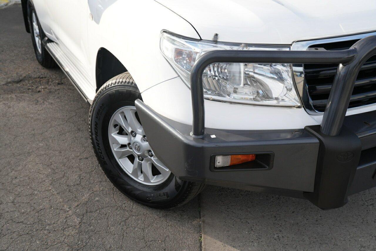 2010 Toyota Landcruiser GXL in White