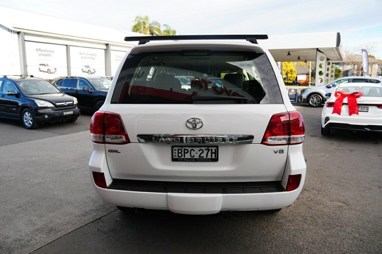 2010 Toyota Landcruiser GXL in White