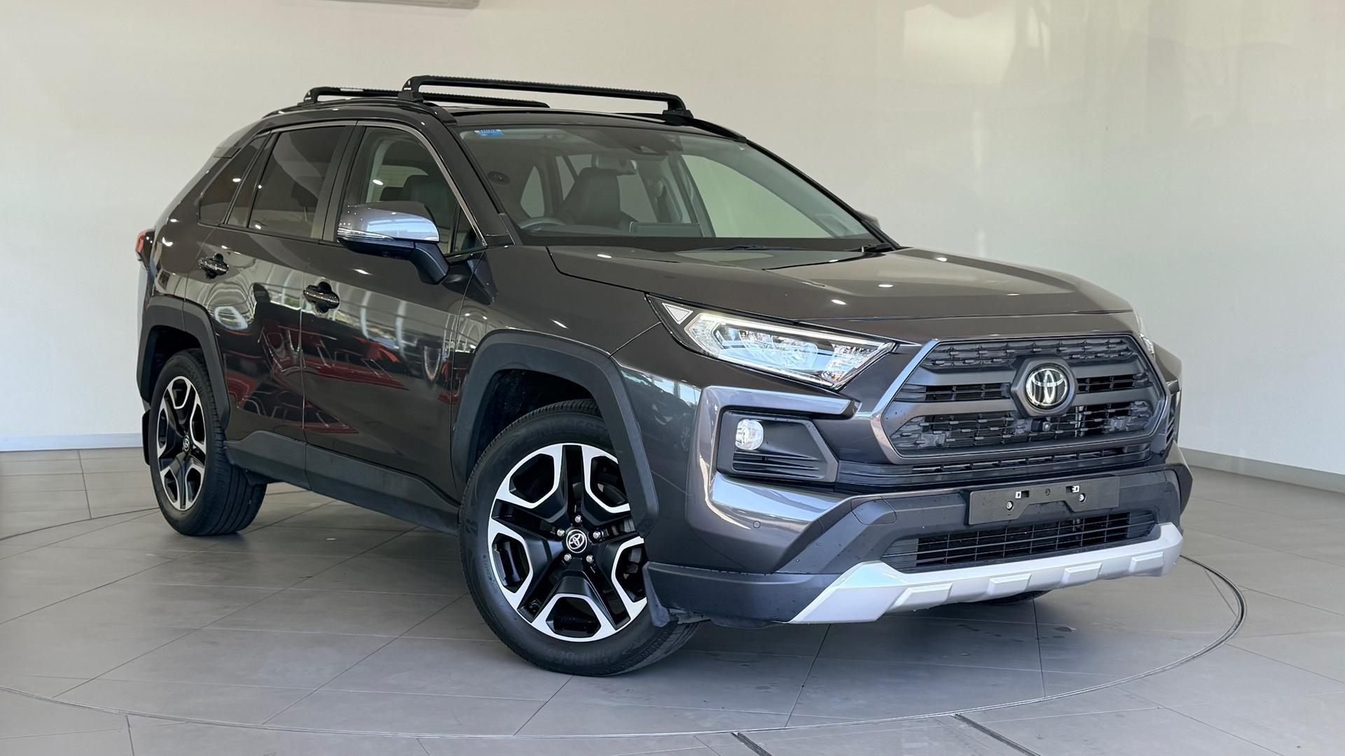 2019 Toyota RAV4 Edge AWD in Silver