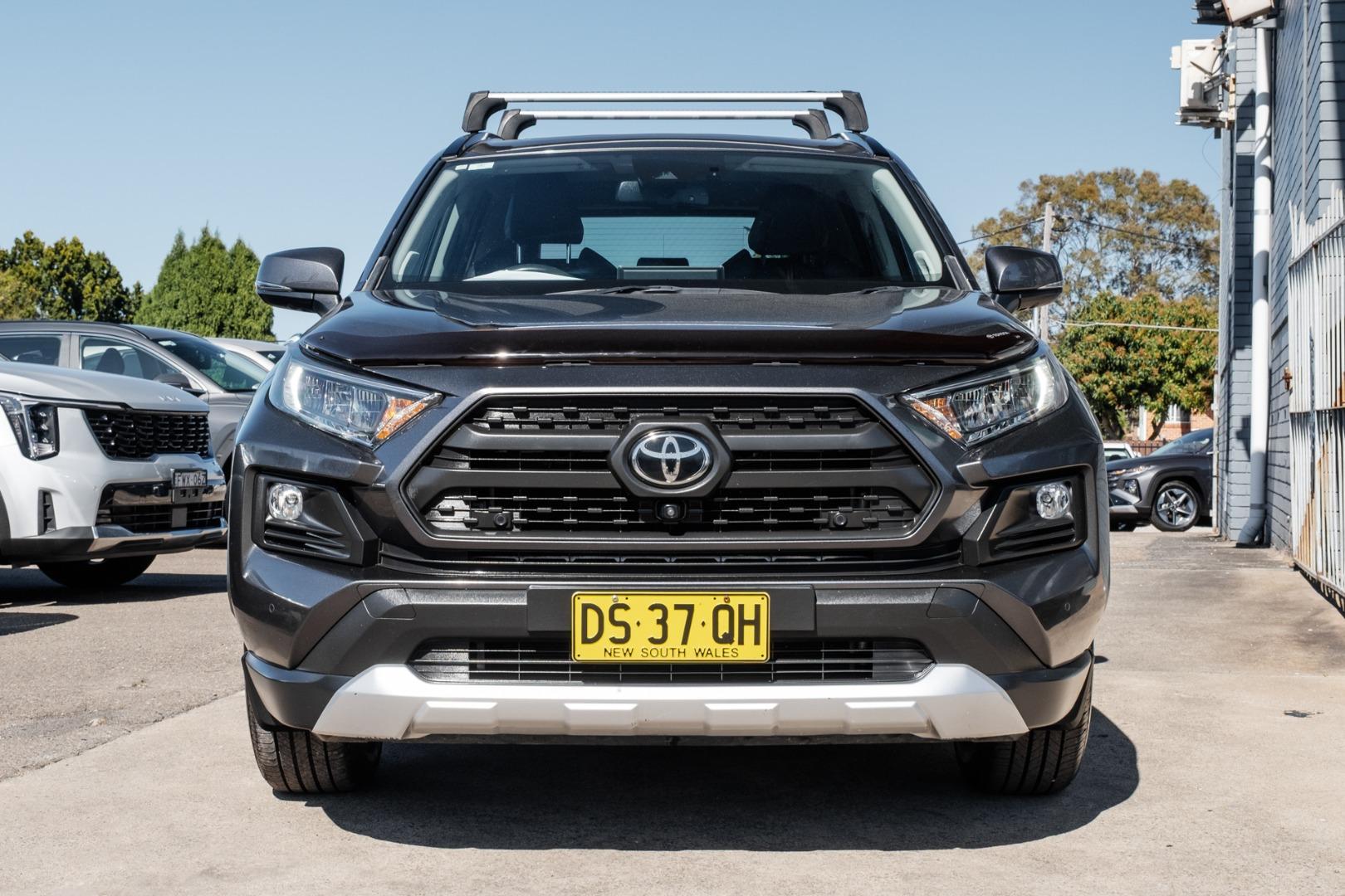 2021 Toyota RAV4 Edge AWD in Silver