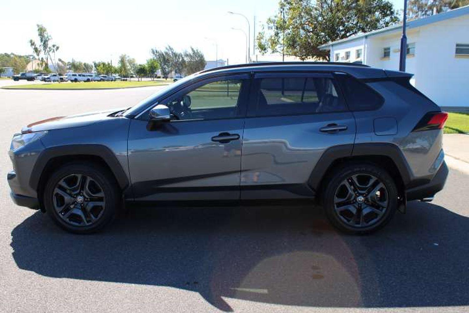 2022 Toyota RAV4 Edge AWD in Silver