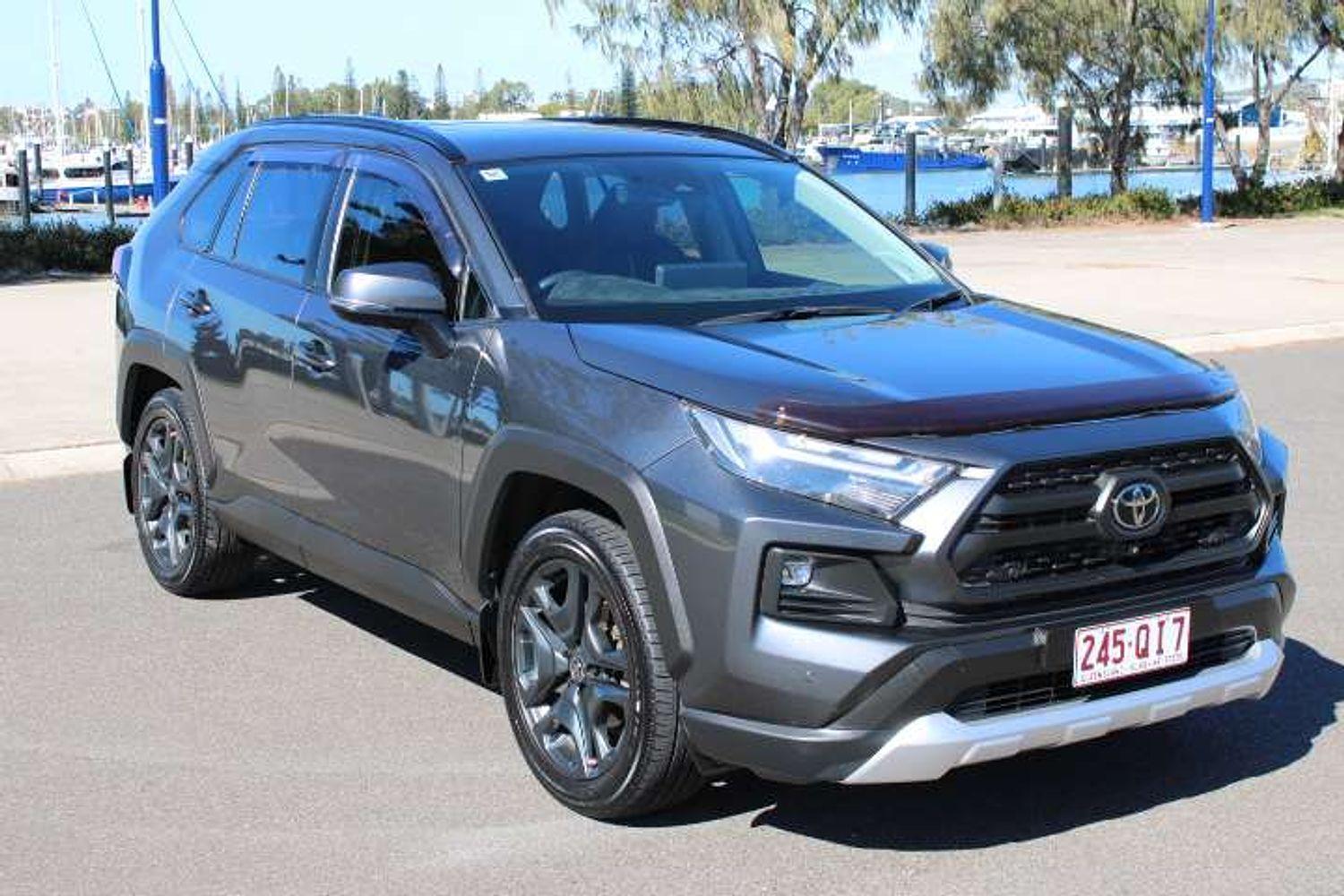 2022 Toyota RAV4 Edge AWD in Silver