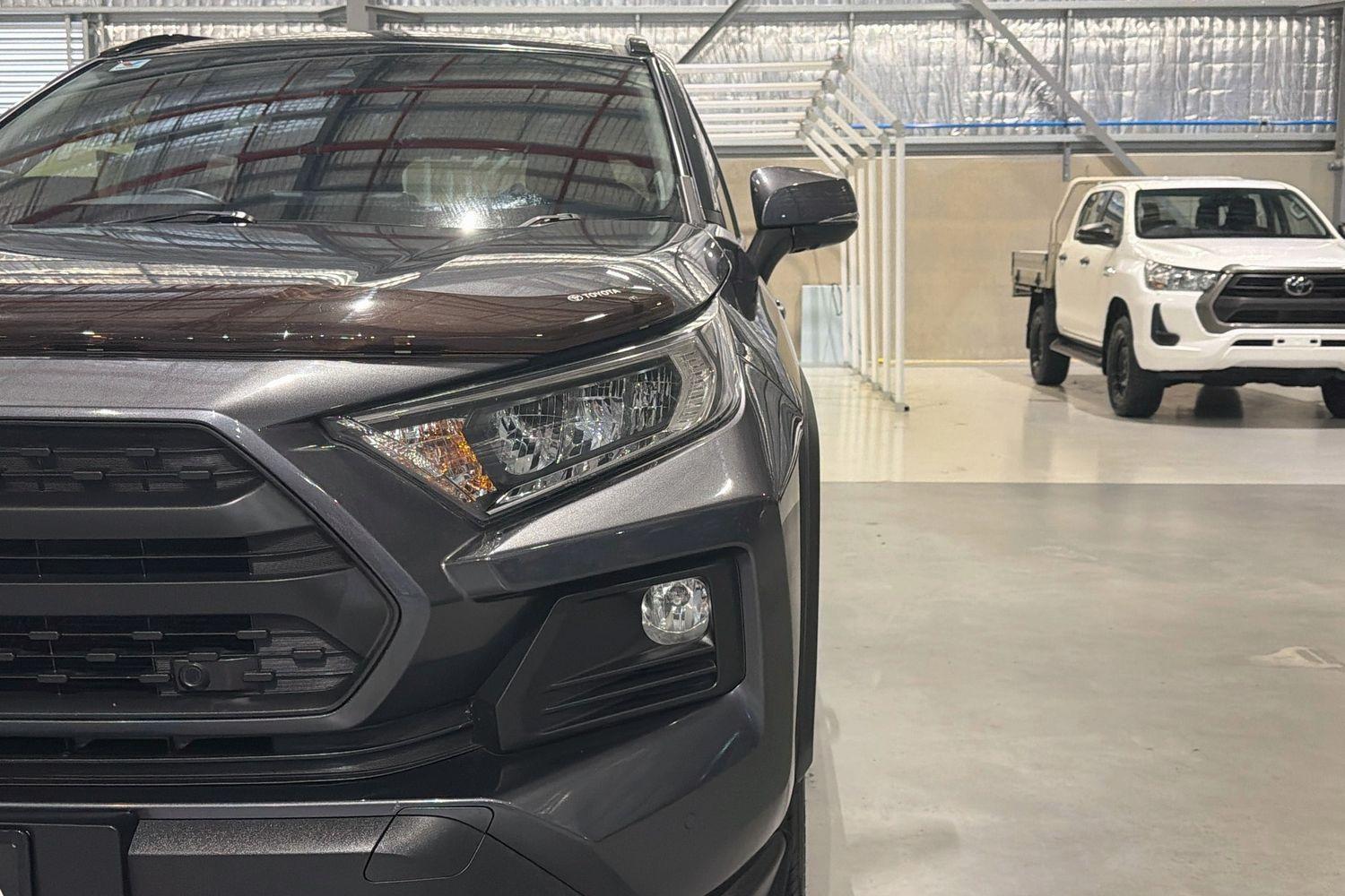2021 Toyota RAV4 Edge AWD in Silver