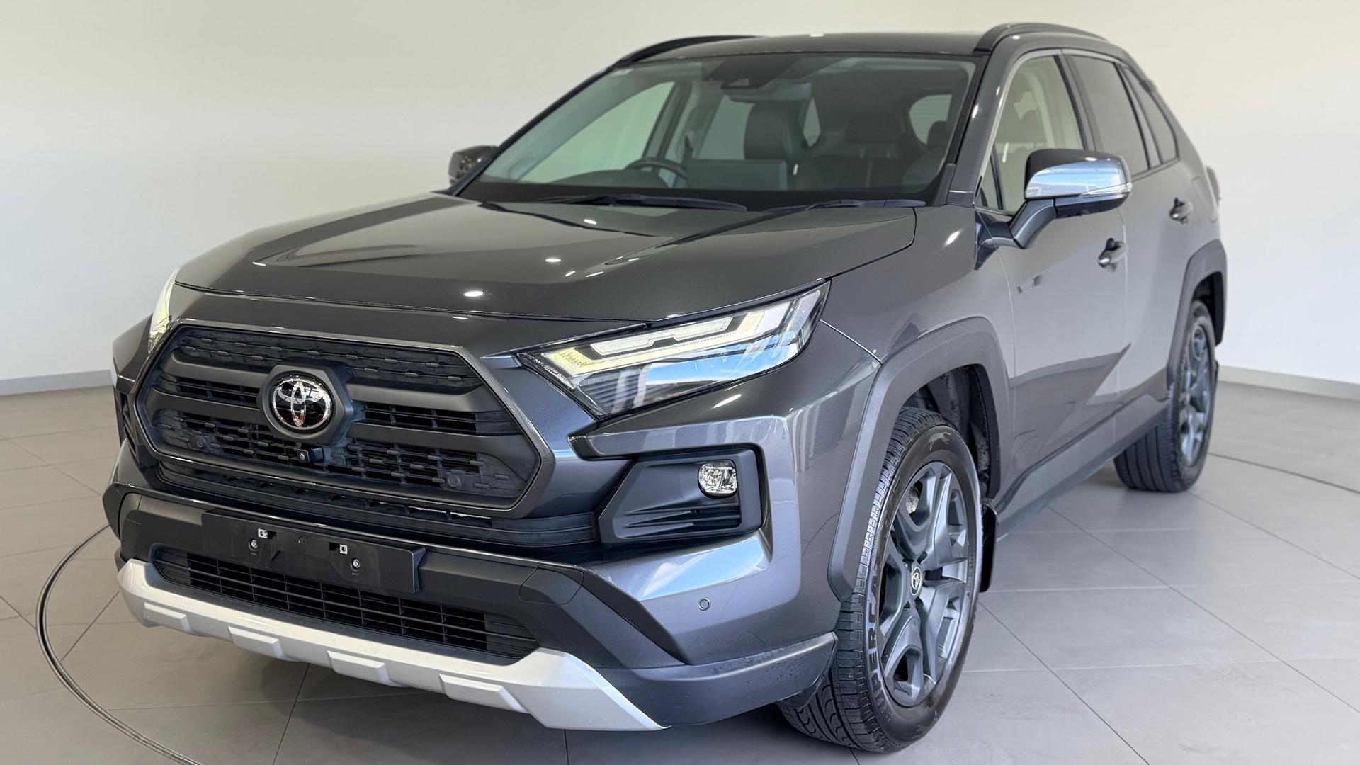 2022 Toyota RAV4 Edge AWD in Silver