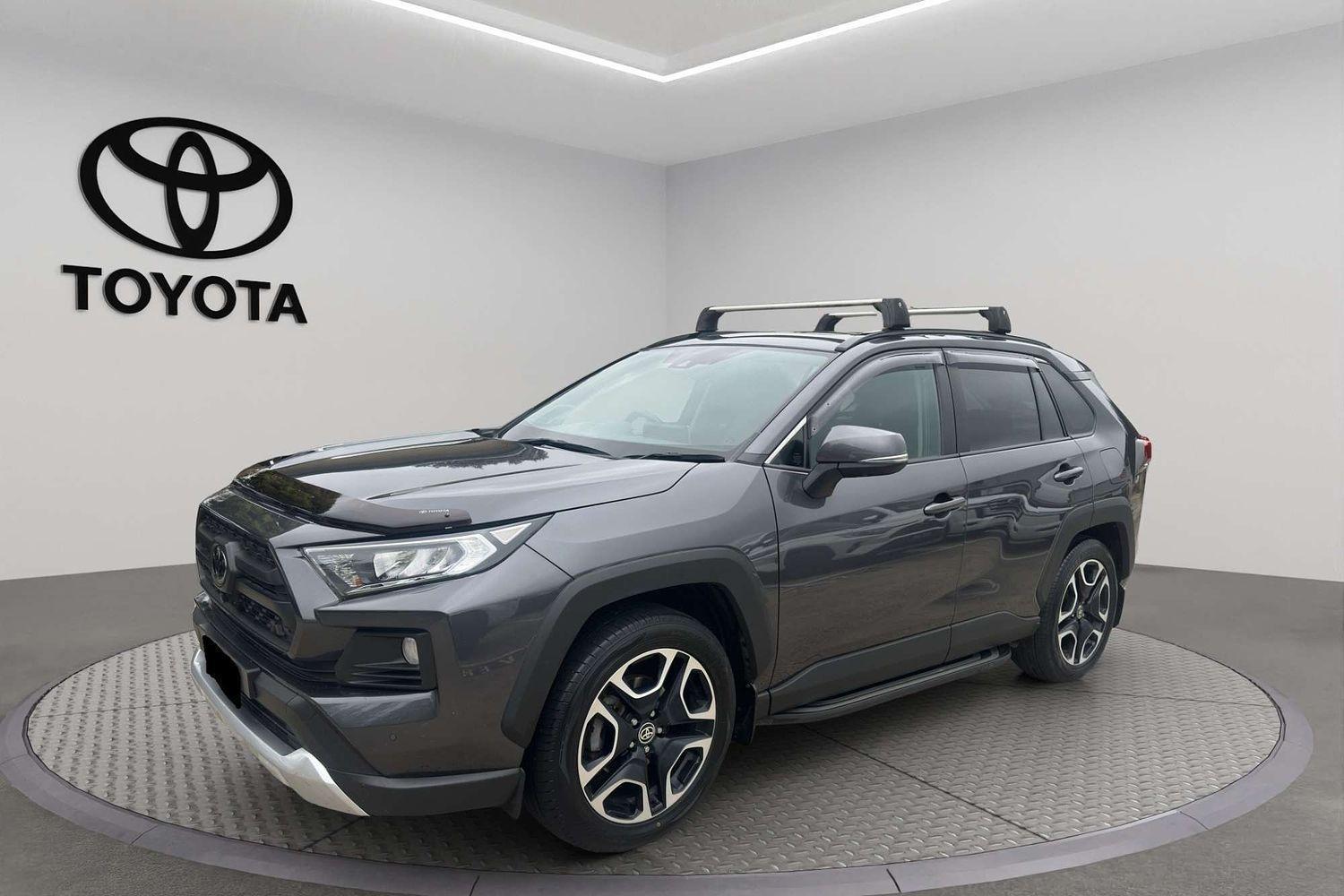 2020 Toyota RAV4 Edge AWD in Silver