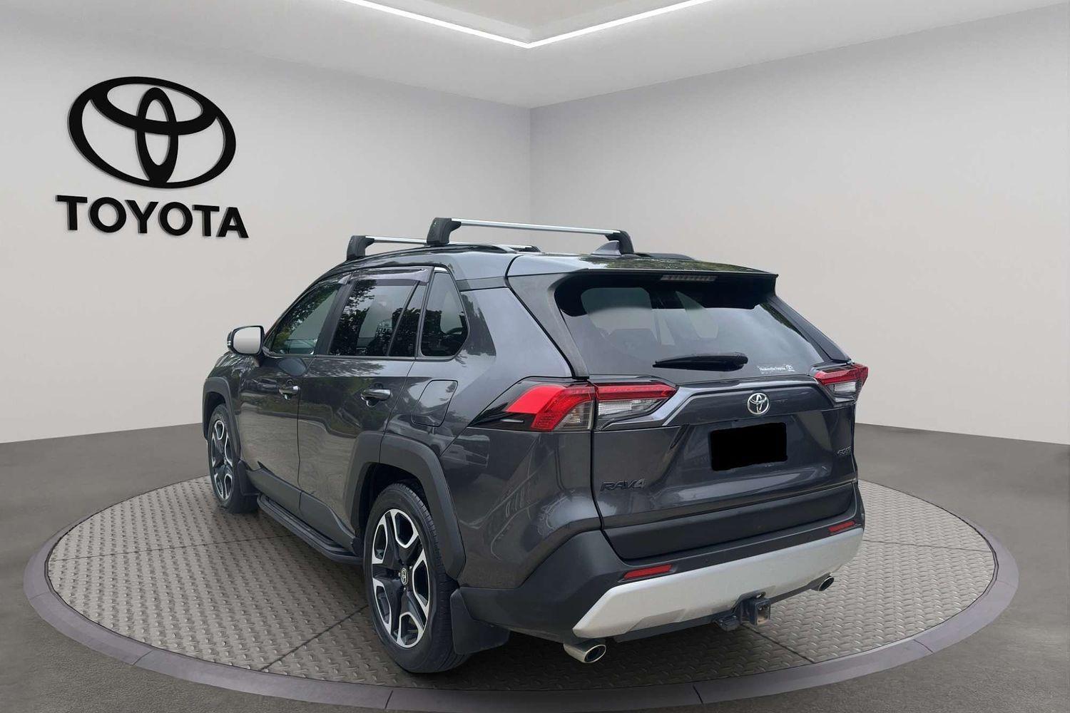 2020 Toyota RAV4 Edge AWD in Silver