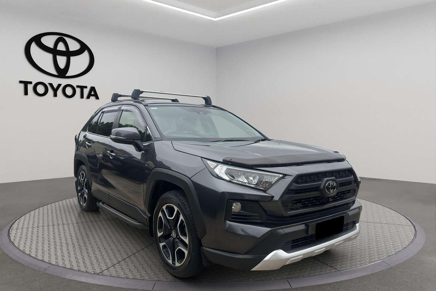 2020 Toyota RAV4 Edge AWD in Silver