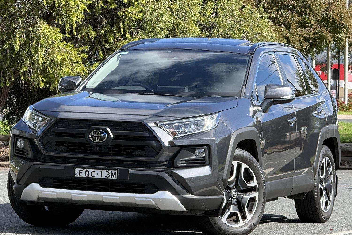 2021 Toyota RAV4 Edge AWD in Silver