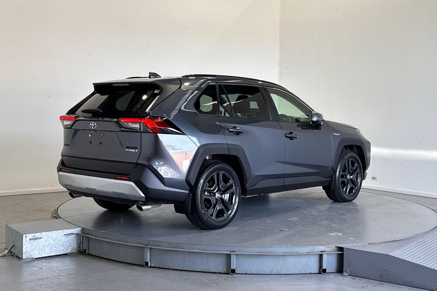 2024 Toyota RAV4 Edge in Grey