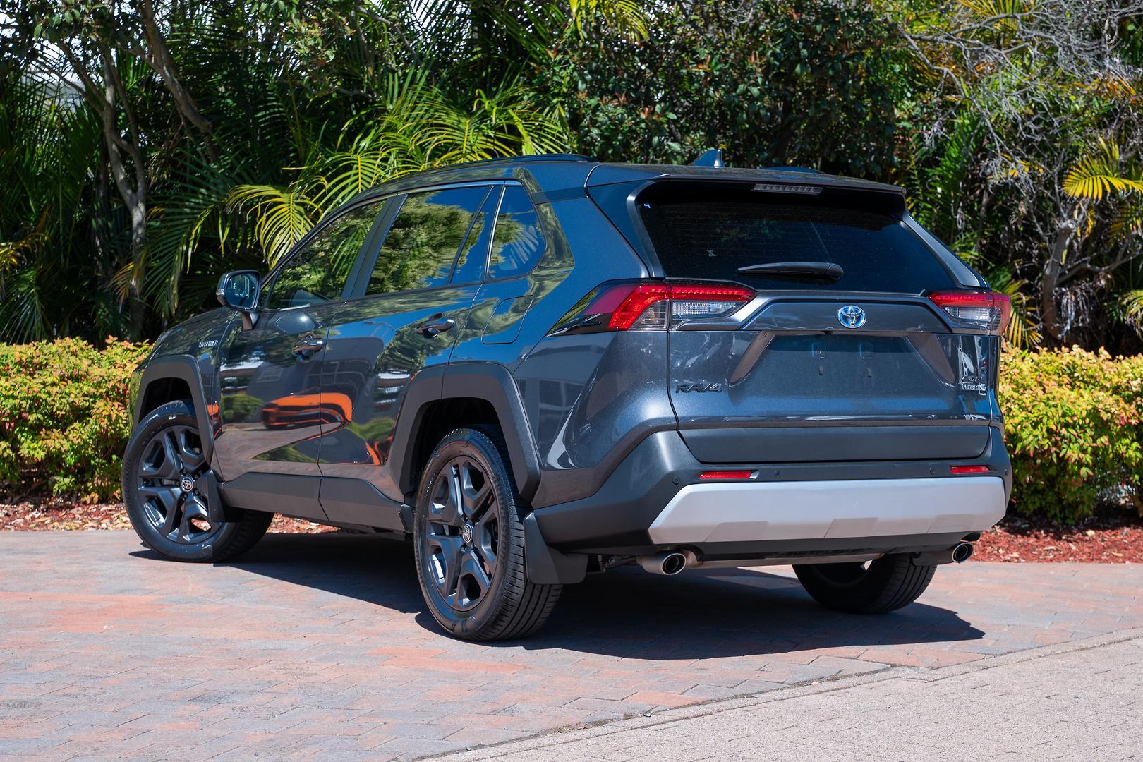 2024 Toyota RAV4 Edge AWD in Silver