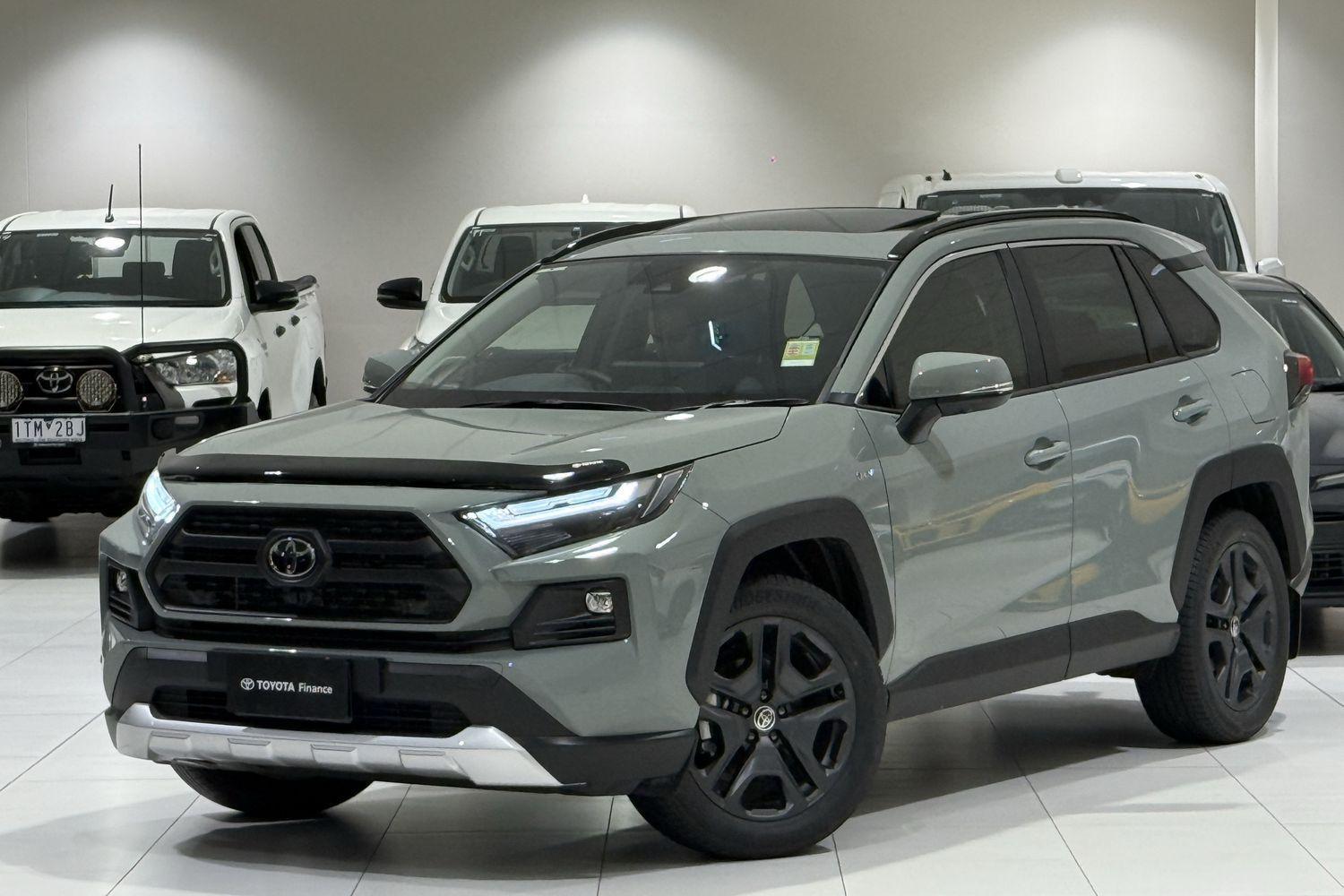 2024 Toyota RAV4 Edge AWD in Green