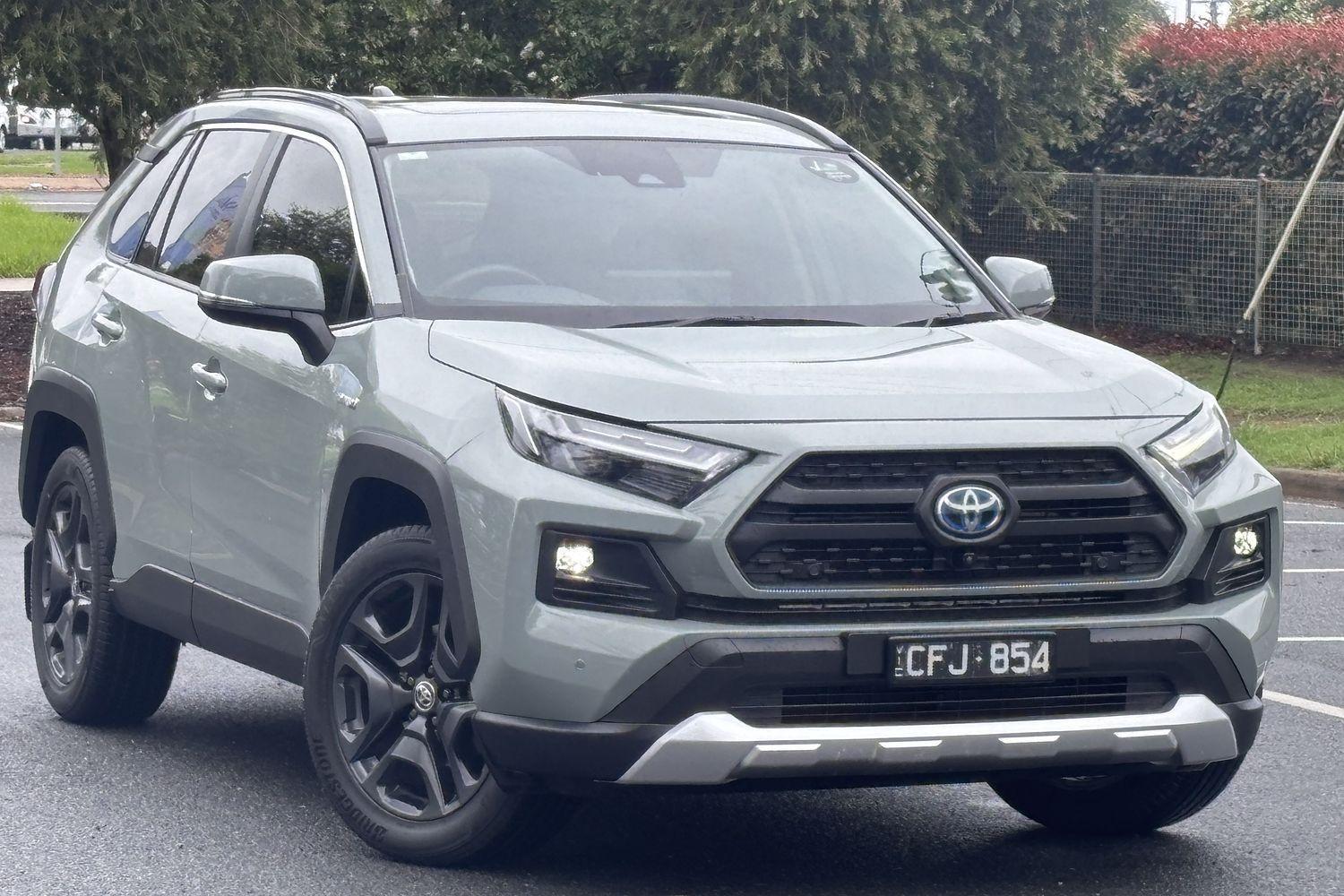 2023 Toyota RAV4 Edge AWD in Green
