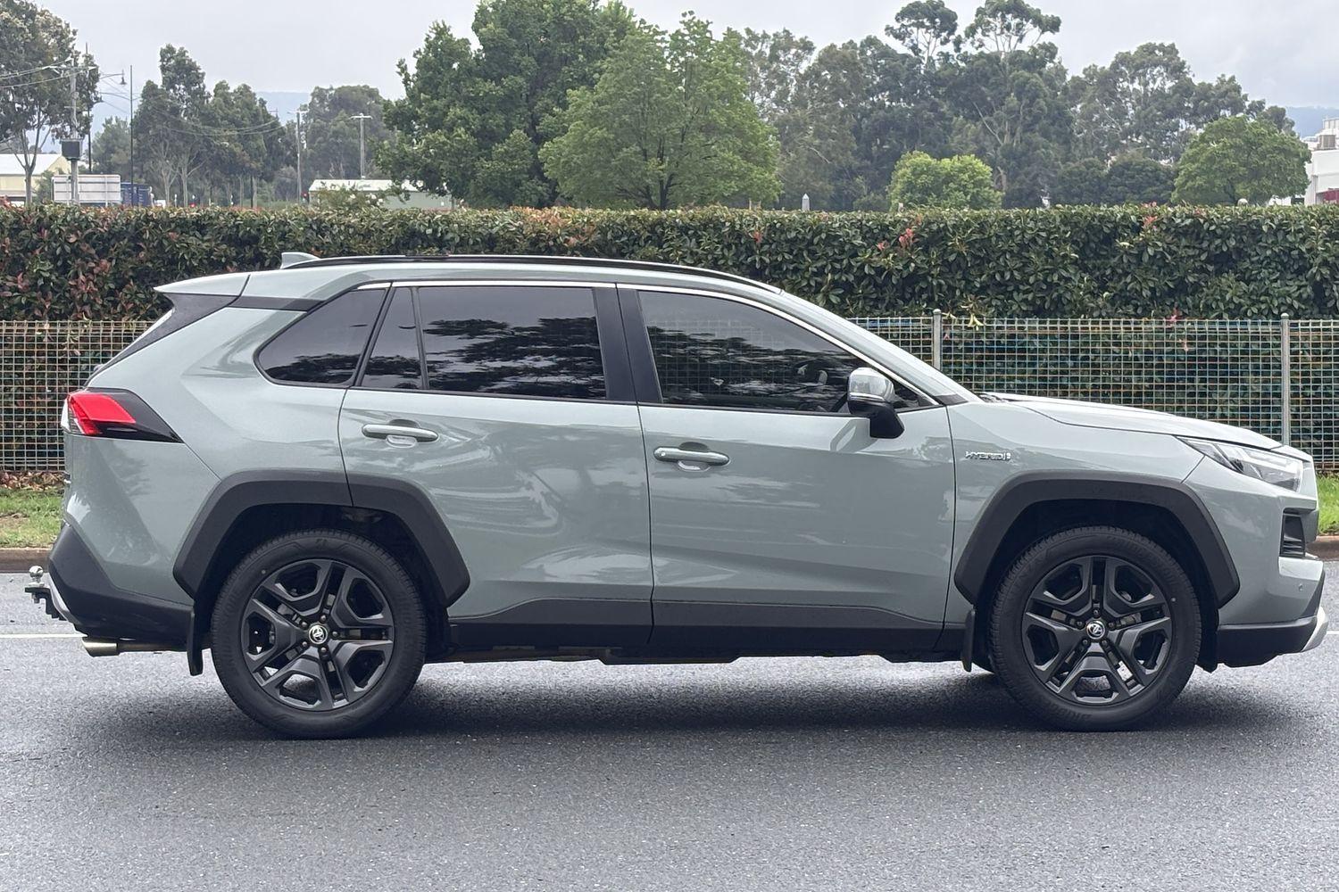 2023 Toyota RAV4 Edge AWD in Green