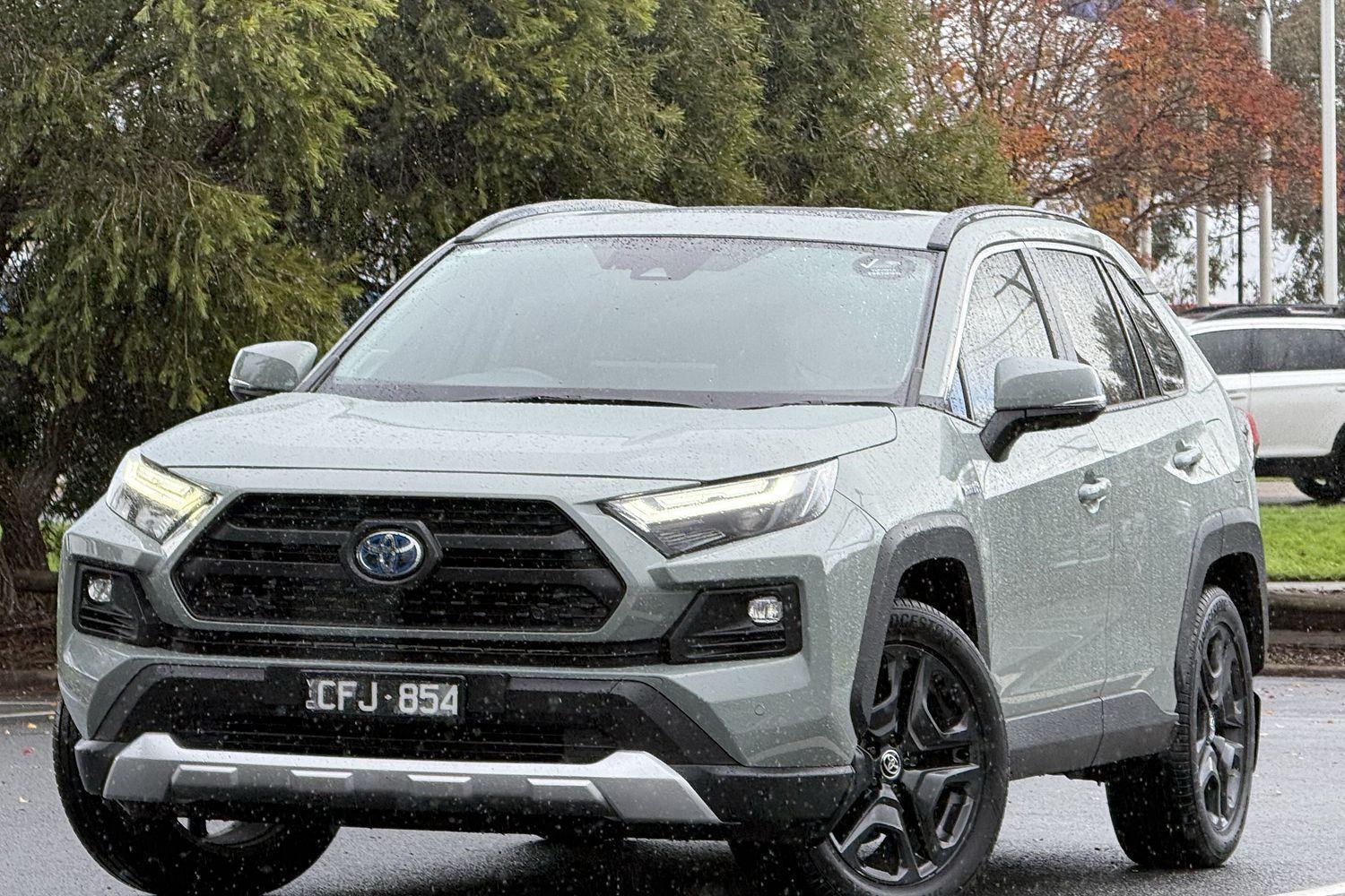 2023 Toyota RAV4 Edge AWD in Green