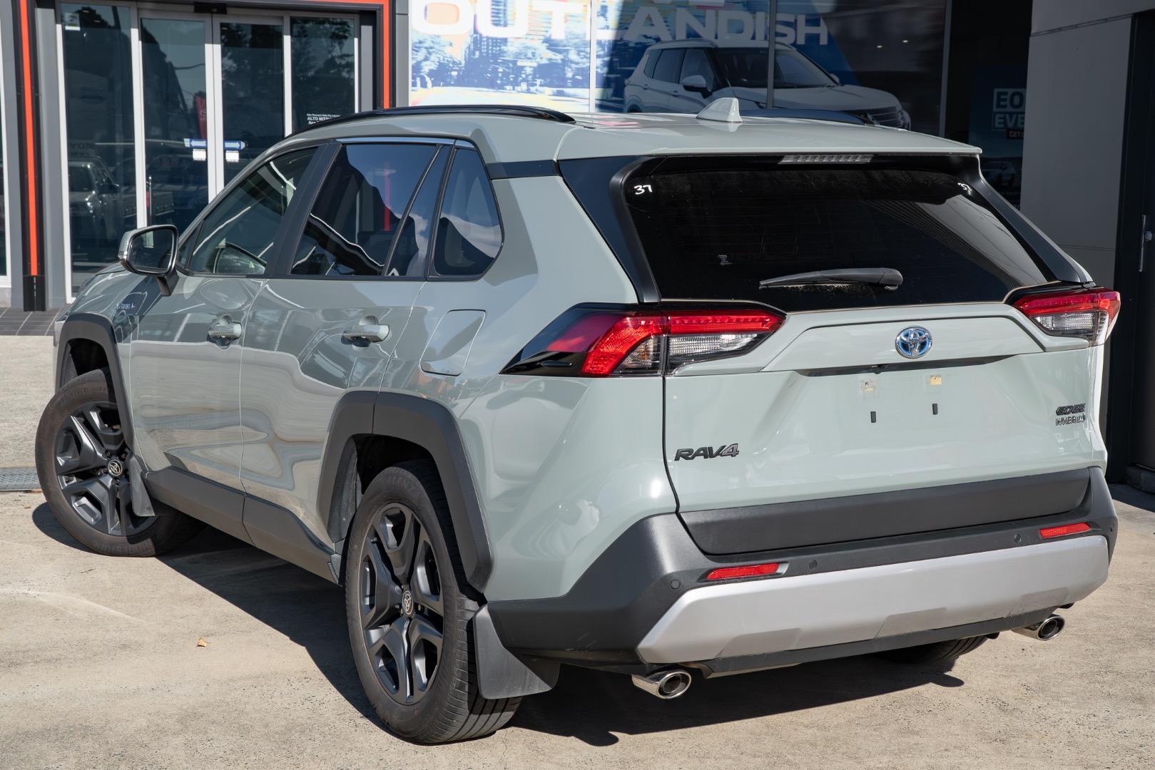 2024 Toyota RAV4 Edge AWD in Green
