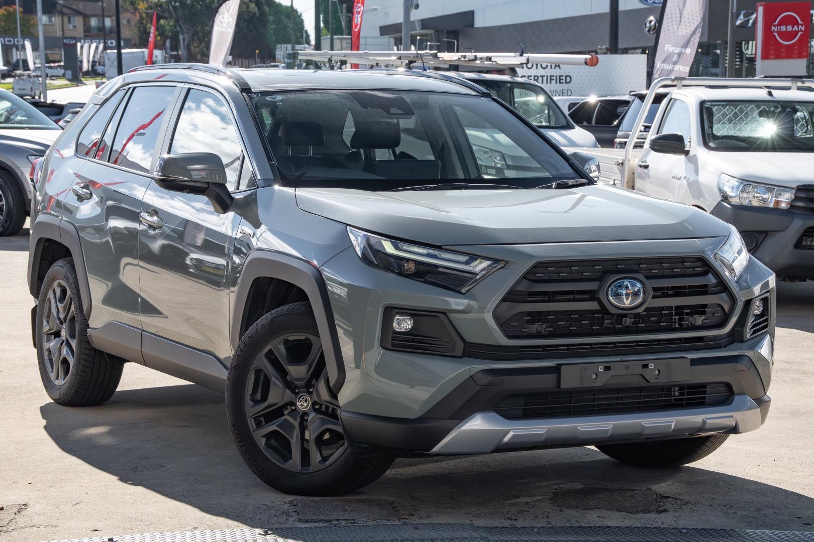 2024 Toyota RAV4 Edge AWD in Green