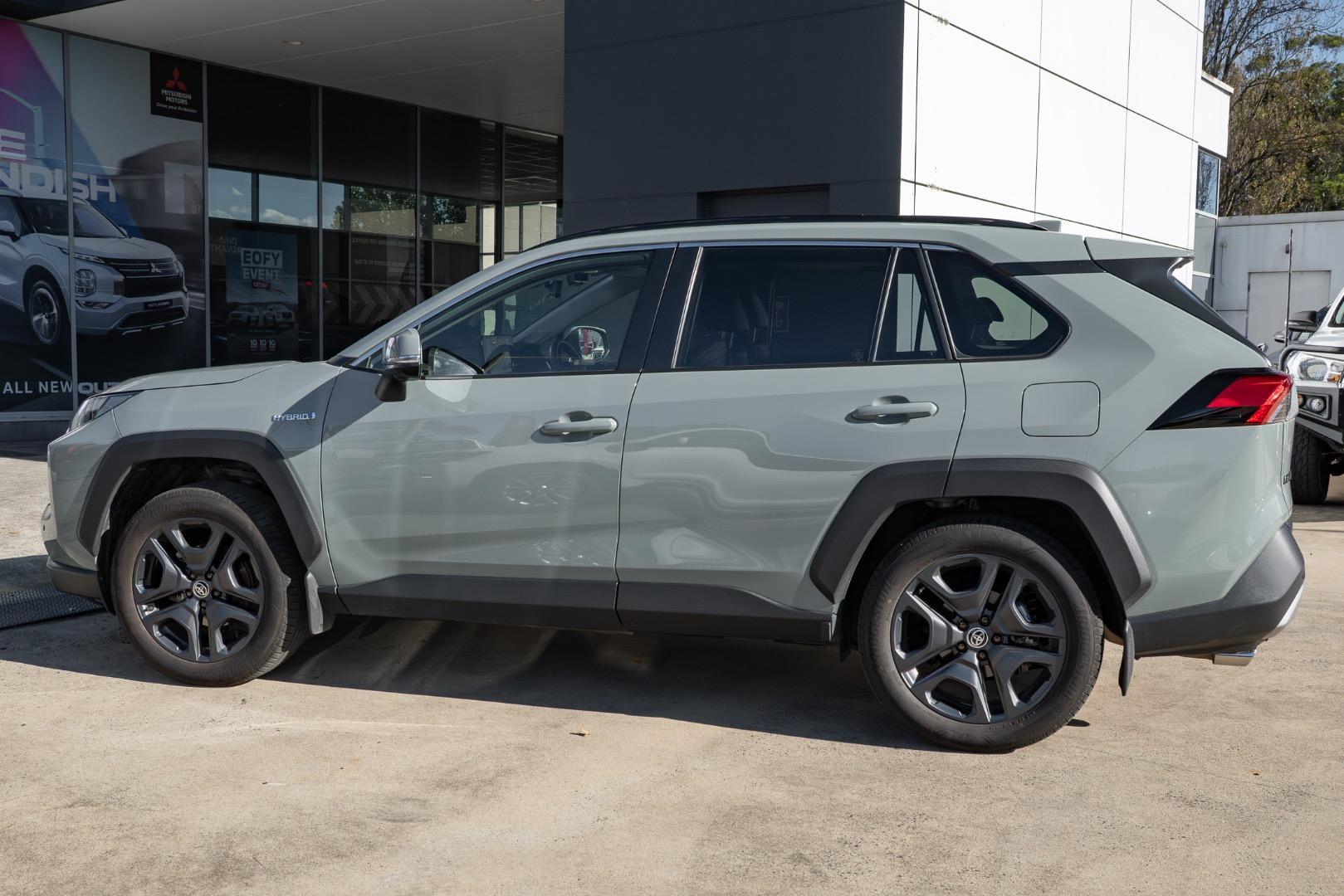 2024 Toyota RAV4 Edge AWD in Green