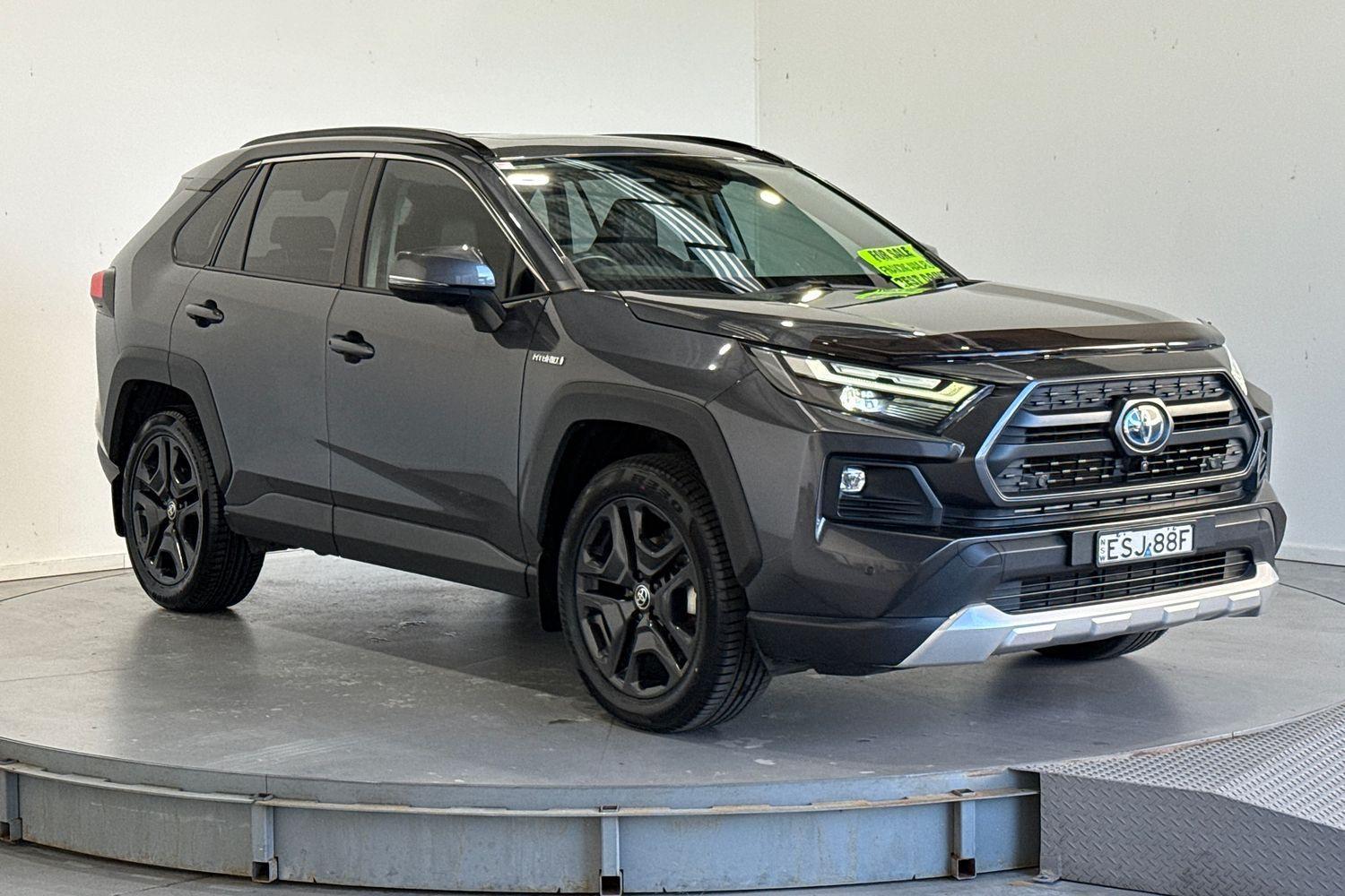 2021 Toyota RAV4 Edge AWD in Silver