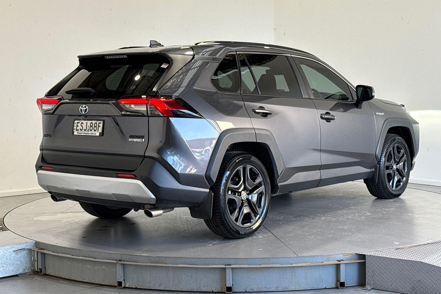 2021 Toyota RAV4 Edge AWD in Silver