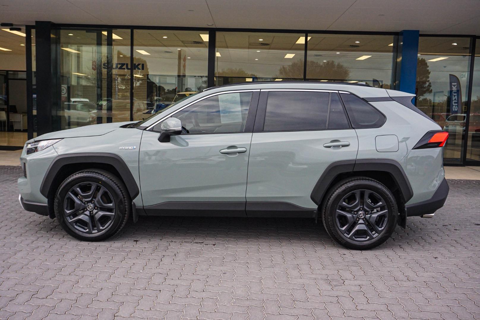 2022 Toyota RAV4 Edge AWD in Green