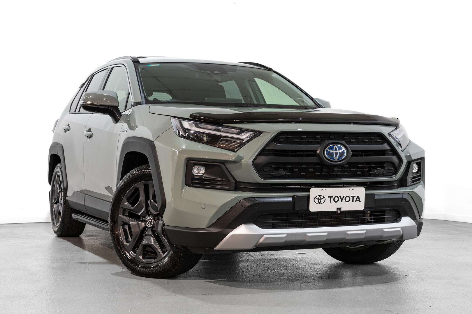 2024 Toyota RAV4 Edge AWD in Green